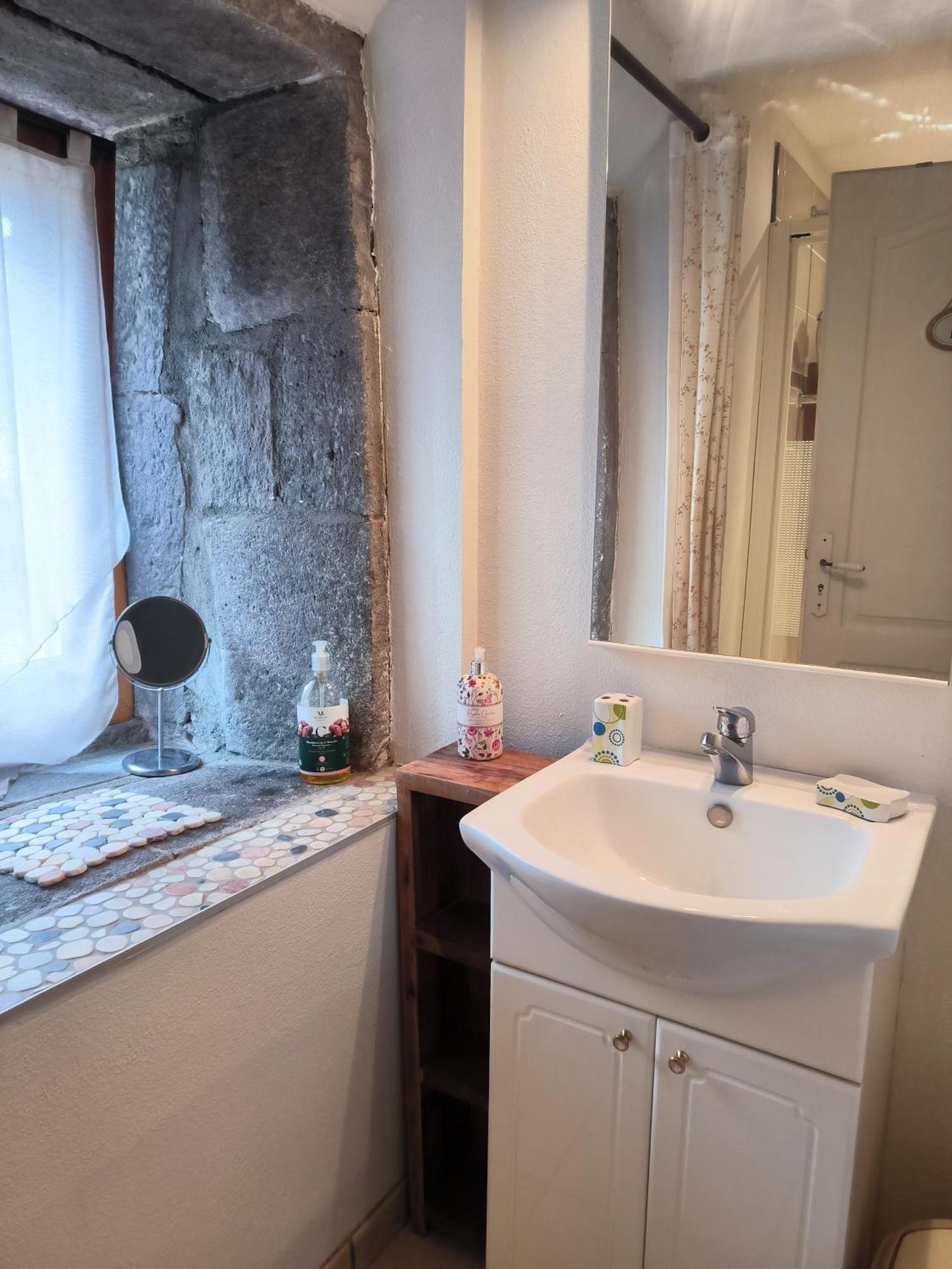 Gites Le Vieux Vinzelles Волвик Екстериор снимка